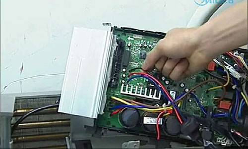 青岛美的空调电话是多少